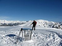 Ciaspolate su tanta neve fresca verso la Presolana e il Monte Alto (1700 m.) il 3 e 4 dicembre 08 - FOTOGALLERY